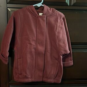 Kids Old Navy jacket size 3T. Color maroon.